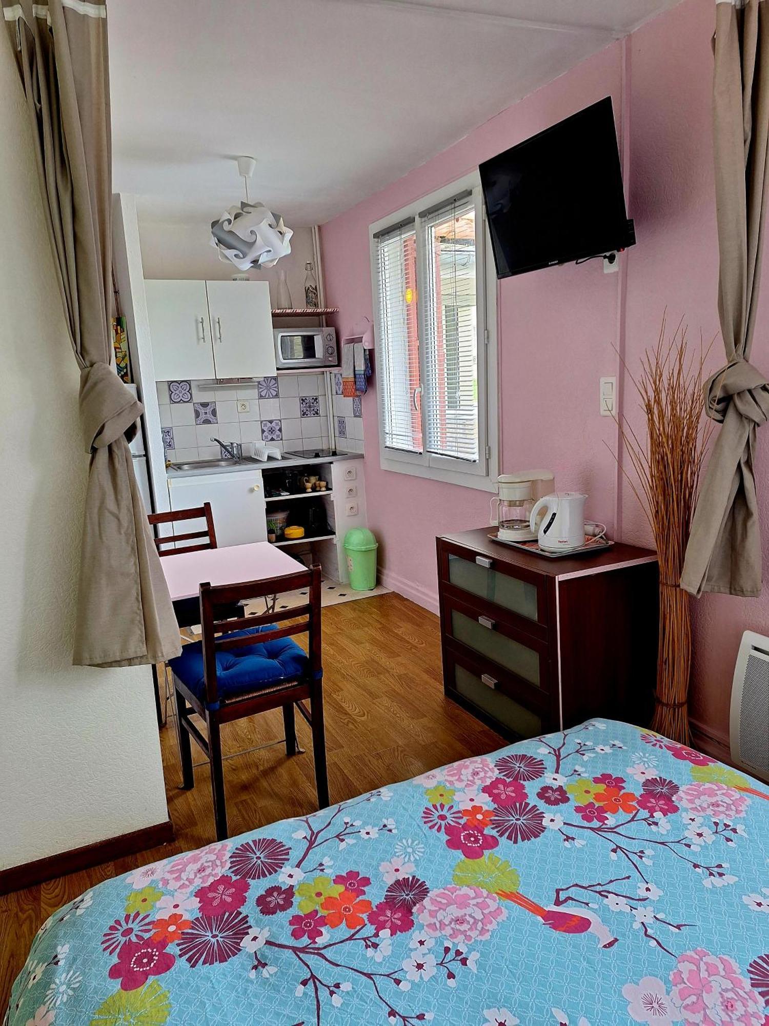 Studio Tout Confort A 300 M Des Thermes Cazaubon Bagian luar foto